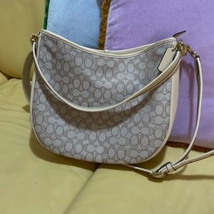 Coach Signature Jacquard Soft Tabby